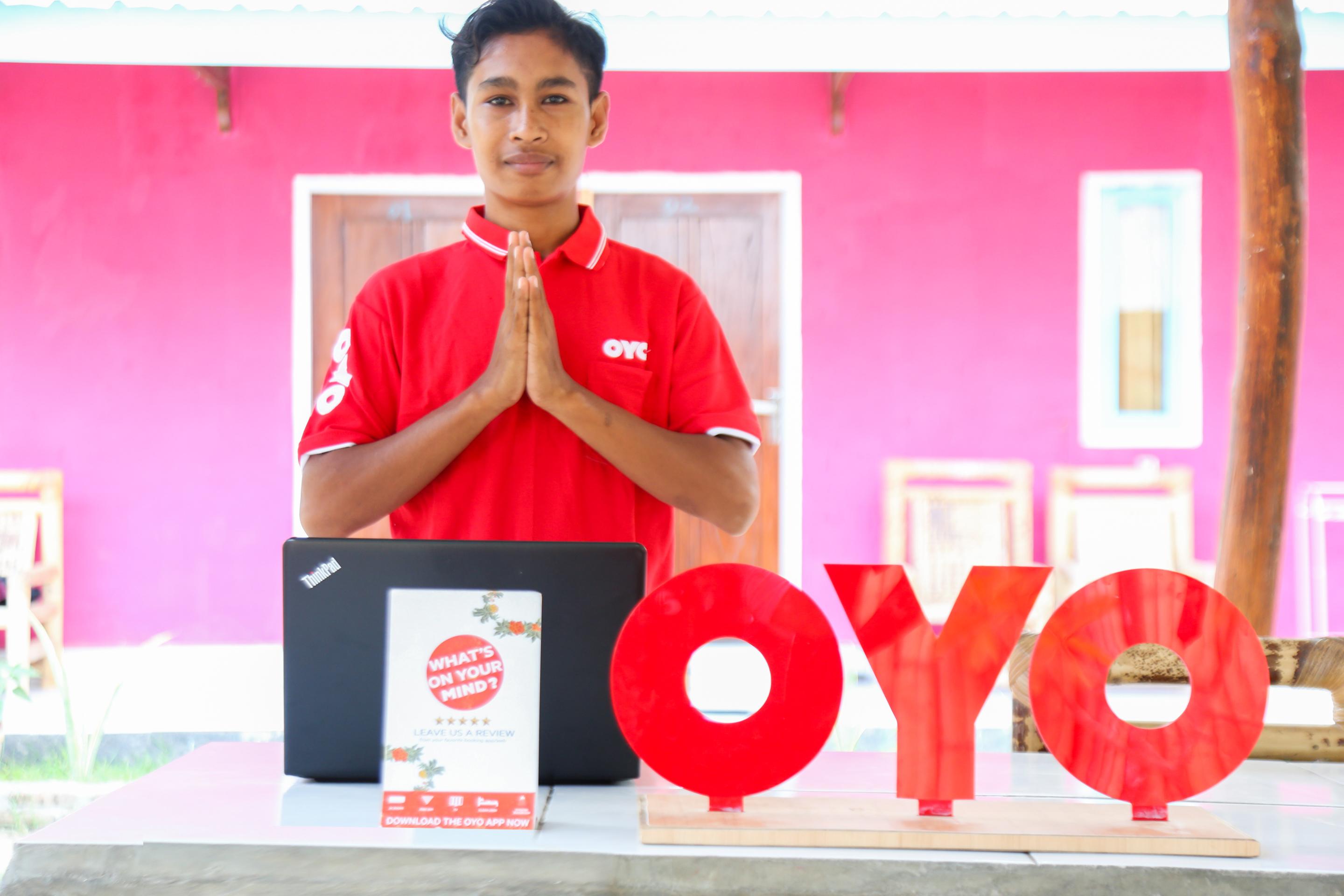 Oyo 1662 Zury Homestay Kuta  Esterno foto