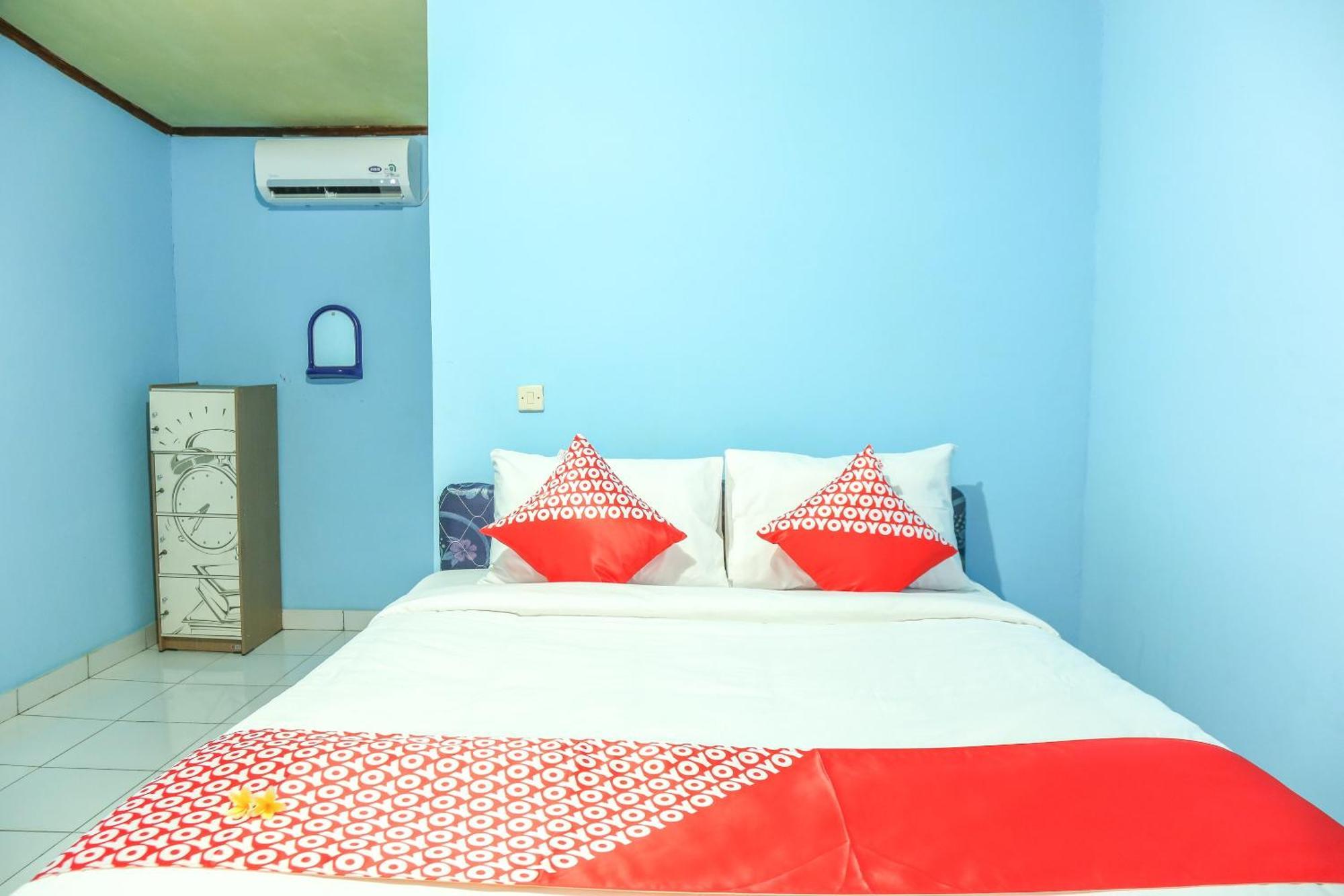 Oyo 1662 Zury Homestay Kuta  Esterno foto