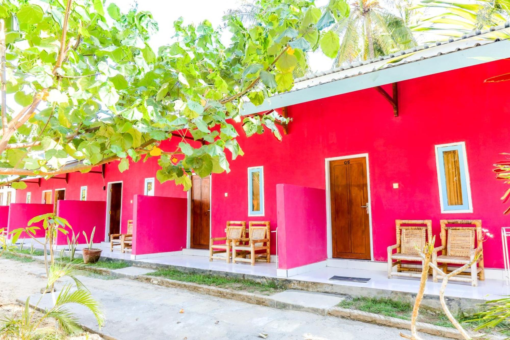 Oyo 1662 Zury Homestay Kuta  Esterno foto