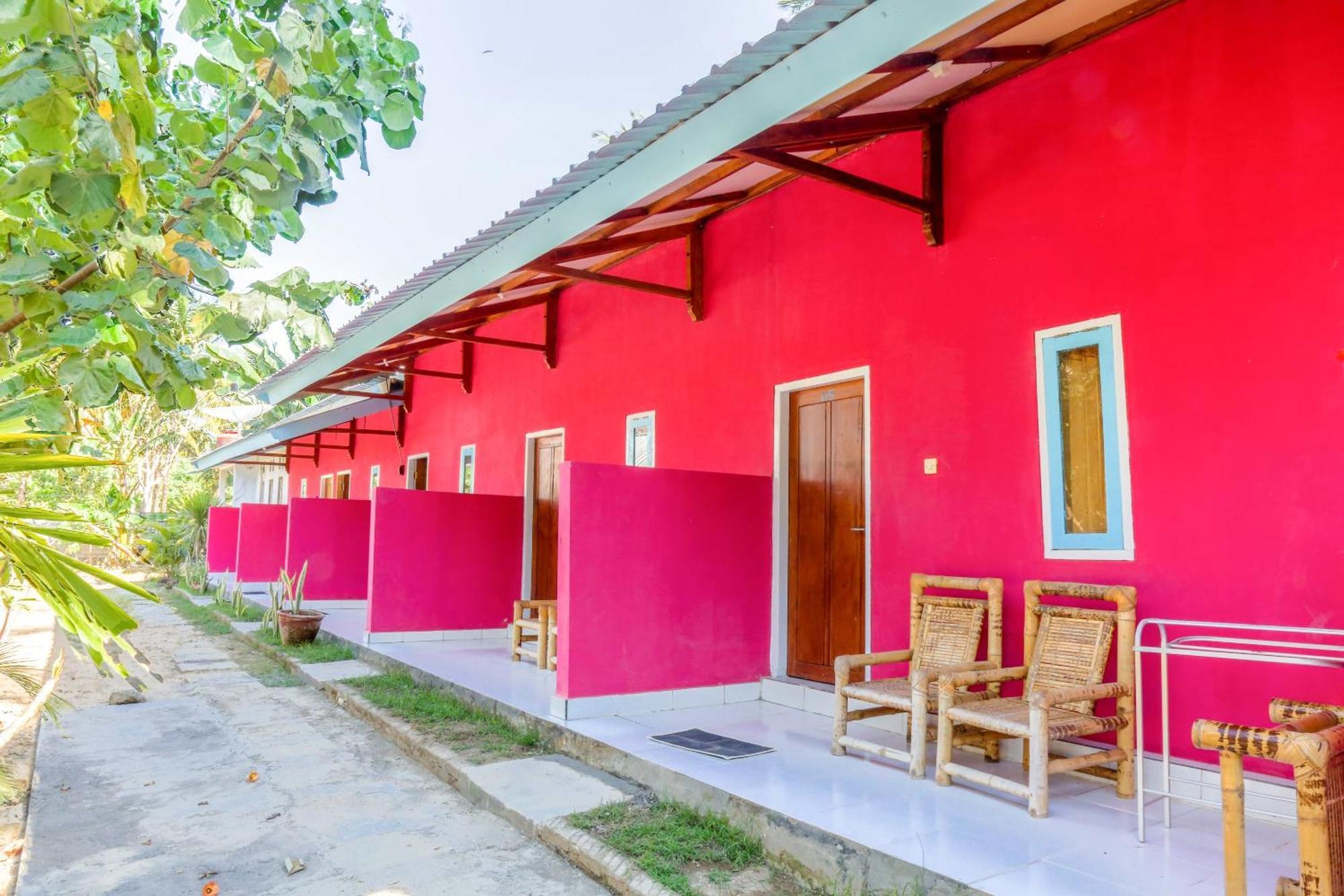 Oyo 1662 Zury Homestay Kuta  Esterno foto