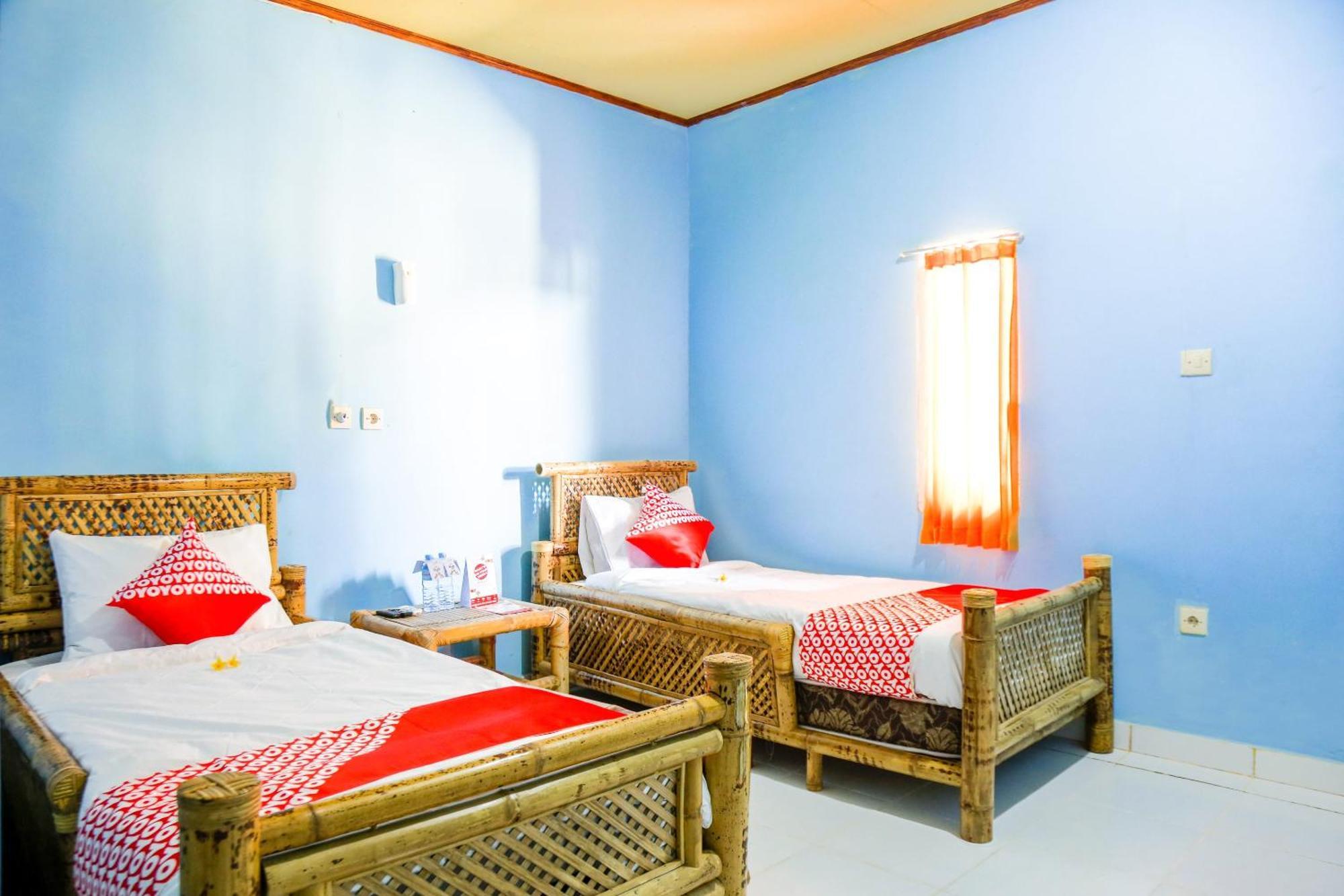 Oyo 1662 Zury Homestay Kuta  Esterno foto