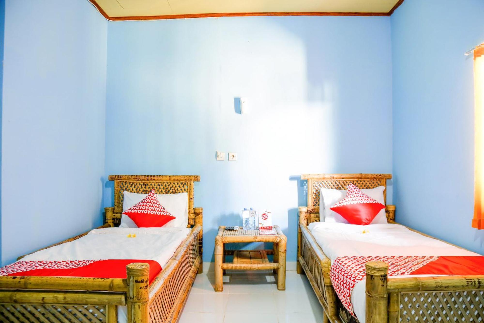 Oyo 1662 Zury Homestay Kuta  Esterno foto